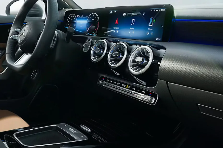 Mercedes-Benz cla 200 סיגניצר AMG LINE — תמונה 6